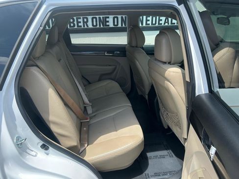 Used 2011 Kia Sorento EX FWD image 23