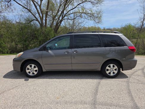 Used 2005 Toyota Sienna LE FWD image 2