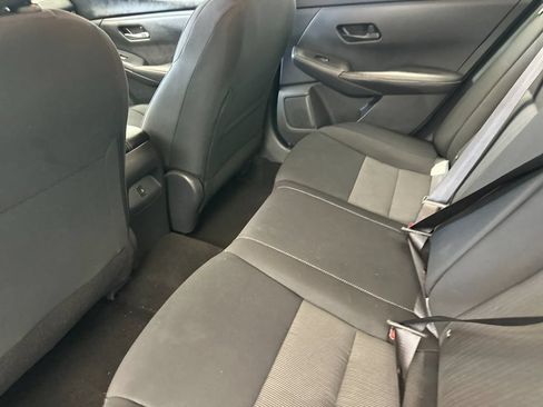 Used 2024 Nissan Sentra SV FWD image 11