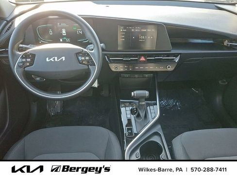 Certified 2025 Kia Niro LX image 14