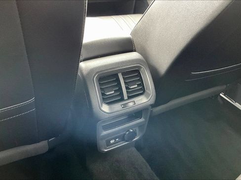Used 2024 Volkswagen Tiguan SE FWD image 12