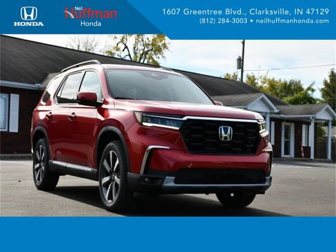 New 2025 Honda Pilot Touring image 1