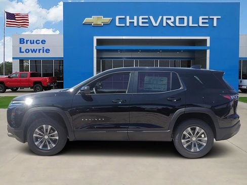 New 2026 Chevrolet Equinox LT FWD image 2