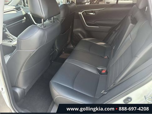 Used 2022 Toyota RAV4 XLE Premium AWD/4WD image 10