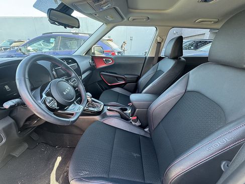 Used 2025 Kia Soul GT-Line FWD image 5