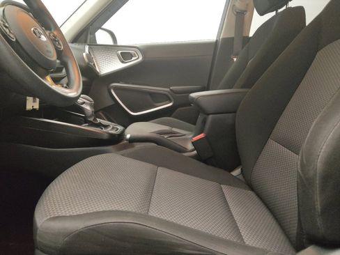 Used 2020 Kia Soul LX FWD image 17