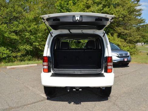 Used 2009 Jeep Liberty Limited w/ Premium Group AWD/4WD image 66