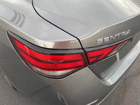 Used 2022 Nissan Sentra SV image 18