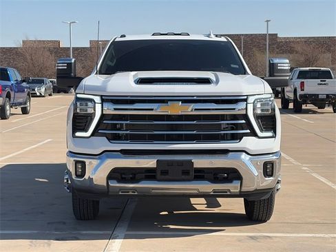 Used 2025 Chevrolet Silverado 3500 LTZ w/ LTZ Texas Edition image 2