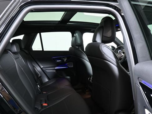 Used 2025 Mercedes-Benz GLC 350e 4MATIC image 25