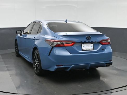 Used 2024 Toyota Camry SE w/ Convenience Package FWD image 5