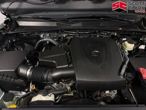 Used 2017 Toyota Tacoma TRD Sport w/ Premium & Technology Package AWD/4WD image 12