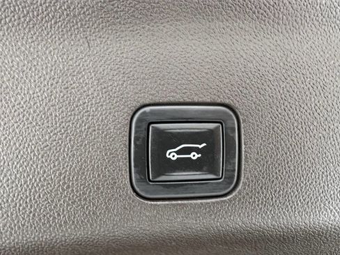 Used 2021 Cadillac Escalade ESV Premium Luxury image 40