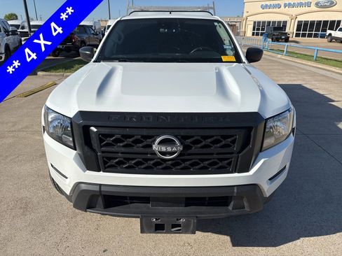 Used 2024 Nissan Frontier S image 2