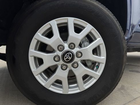Used 2024 Toyota Tacoma 2WD Double Cab image 9