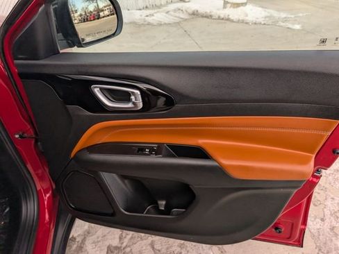 Used 2024 Jeep Compass Limited image 32