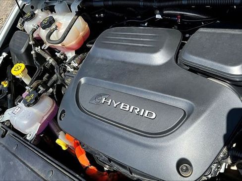 Used 2023 Chrysler Pacifica Limited image 33