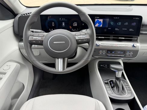 Used 2025 Hyundai Kona SEL image 16