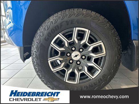 Used 2024 Chevrolet Colorado Z71 w/ Z71 Convenience Package 2 AWD/4WD image 7