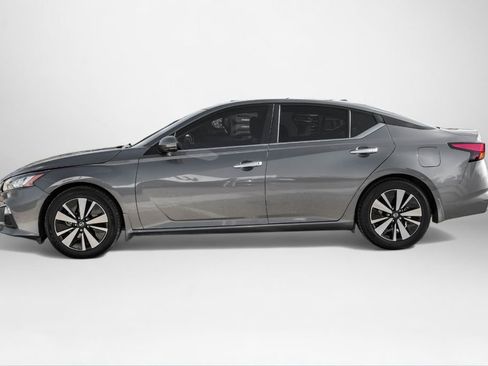 Used 2021 Nissan Altima 2.5 SV w/ SV Premium Package image 9