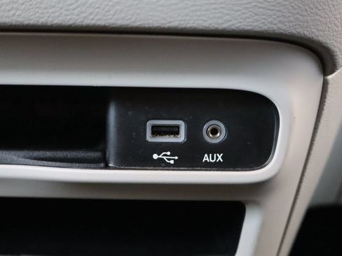 Used 2018 Chrysler Pacifica Touring-L w/ Premium Audio Group FWD image 30