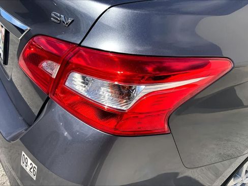 Used 2018 Nissan Sentra SV FWD image 32