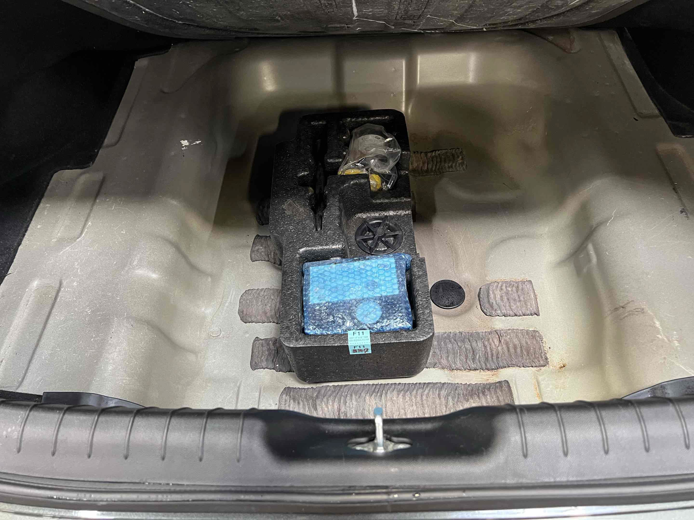 Used 2025 Hyundai Elantra Limited FWD image 26