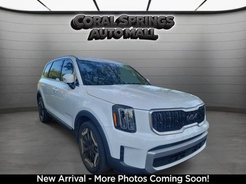 Certified 2023 Kia Telluride EX w/ EX Captain's Chair Package FWD image 1