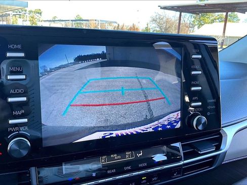 Used 2024 Toyota Sienna XLE image 14