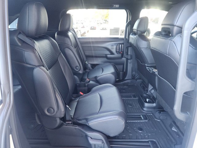 New 2026 Toyota Sienna XLE Woodland Edition AWD/4WD image 24