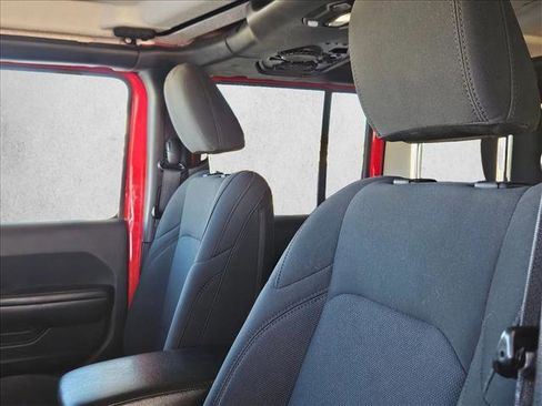 Used 2018 Jeep Wrangler Unlimited Sport S image 17