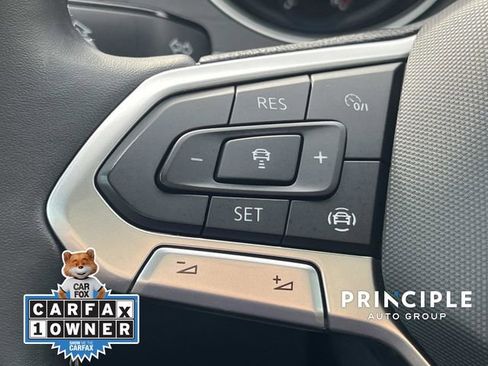 Used 2021 Volkswagen Atlas Cross Sport SE w/ Panoramic Sunroof Package FWD image 19