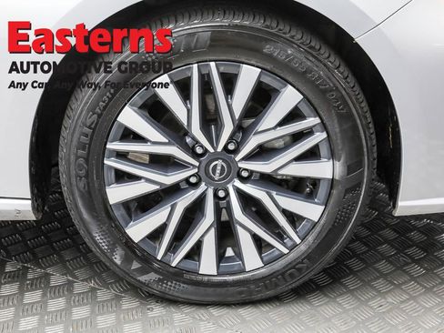 Used 2024 Nissan Altima 2.5 SV image 29