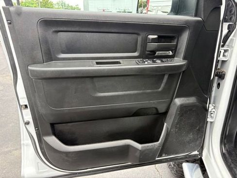 Used 2022 RAM 2500 Tradesman w/ Chrome Appearance Group AWD/4WD image 26