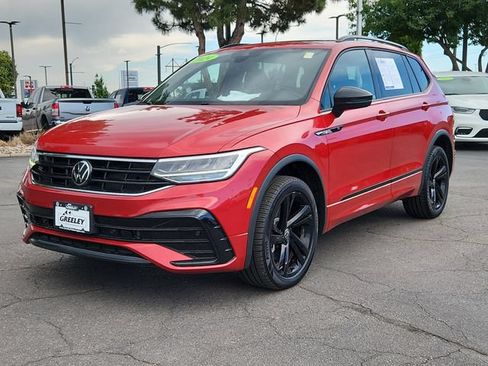 Used 2024 Volkswagen Tiguan SE R-Line w/ MDO Package, Two-Row AWD/4WD image 4