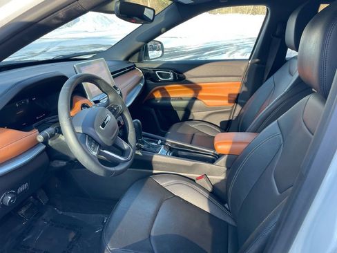 Used 2025 Jeep Compass Limited w/ Elite Group image 8