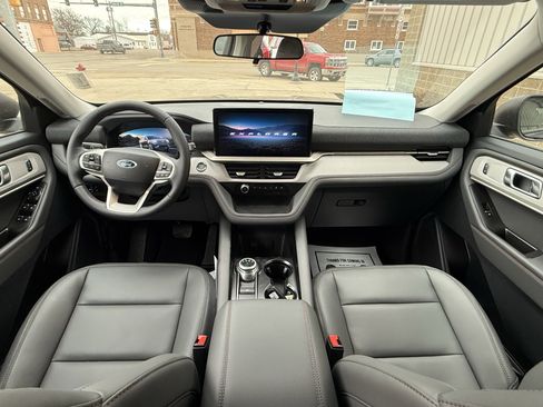 New 2026 Ford Explorer Active w/ Active Comfort Package AWD/4WD image 13
