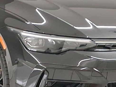 Used 2025 Volkswagen Golf R Black Edition image 9