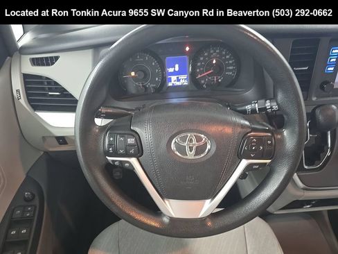 Used 2017 Toyota Sienna LE FWD image 10