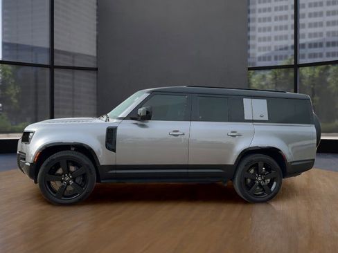 Used 2023 Land Rover Defender 130 X-Dynamic SE AWD/4WD image 13