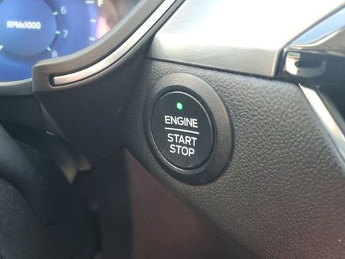 Certified 2022 Ford Escape Titanium w/ Class II Trailer Tow Package image 31