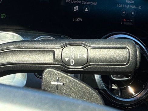 Used 2021 Mercedes-Benz GLB 250 4MATIC image 33