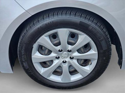 Used 2022 Toyota Corolla LE w/ Carpet Mat Package (TMS) FWD image 22