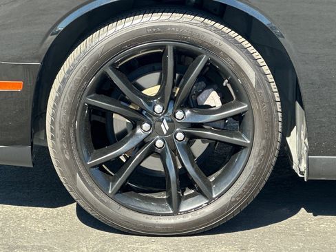 Used 2018 Dodge Challenger SXT w/ Blacktop Package image 28