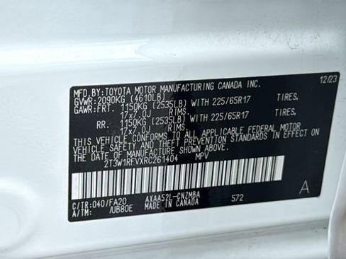 Used 2024 Toyota RAV4 XLE w/ Convenience Package image 27