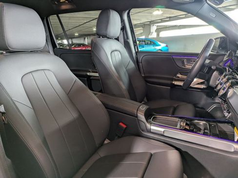 Used 2025 Mercedes-Benz GLB 250 image 22