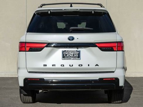 Used 2023 Toyota Sequoia Platinum image 4