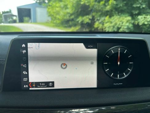 Used 2018 BMW 750i xDrive image 46