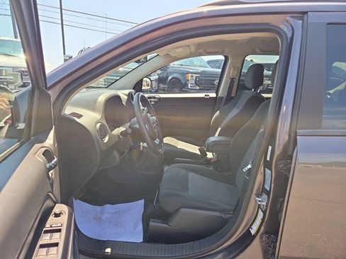Used 2017 Jeep Compass Sport w/ Power Value Group image 9