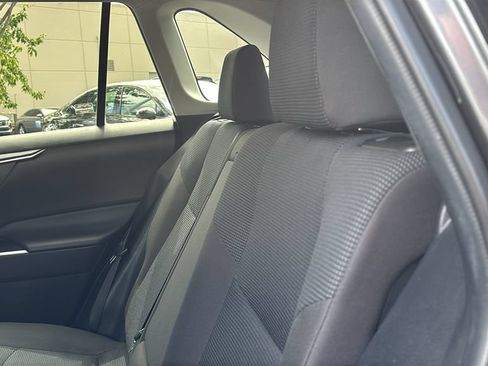 Used 2021 Toyota RAV4 LE AWD/4WD image 29